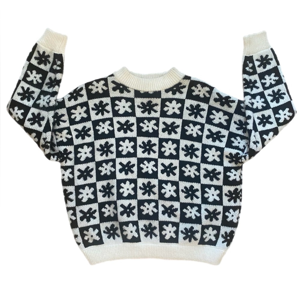 Lisa Says Gah Daisy Emma Cropped Sweater Black White Floral size Medium Large
